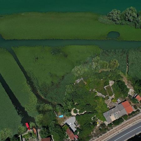 Lake House Buric Vranjina Bagian luar foto