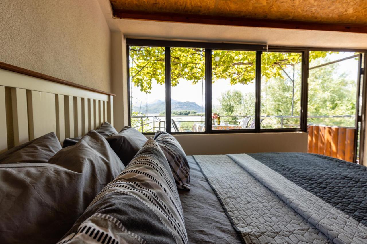 Lake House Buric Vranjina Bagian luar foto