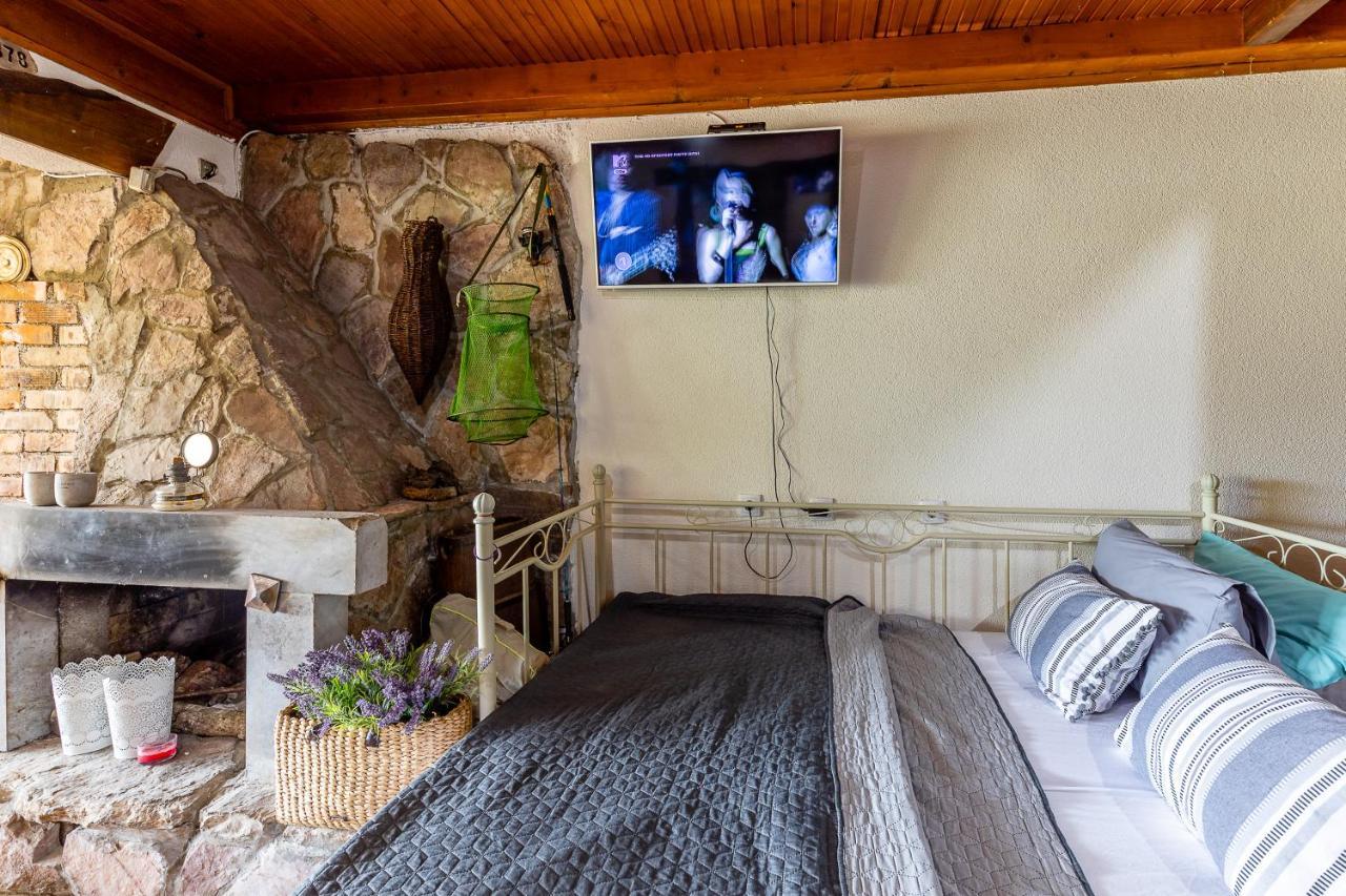 Lake House Buric Vranjina Bagian luar foto